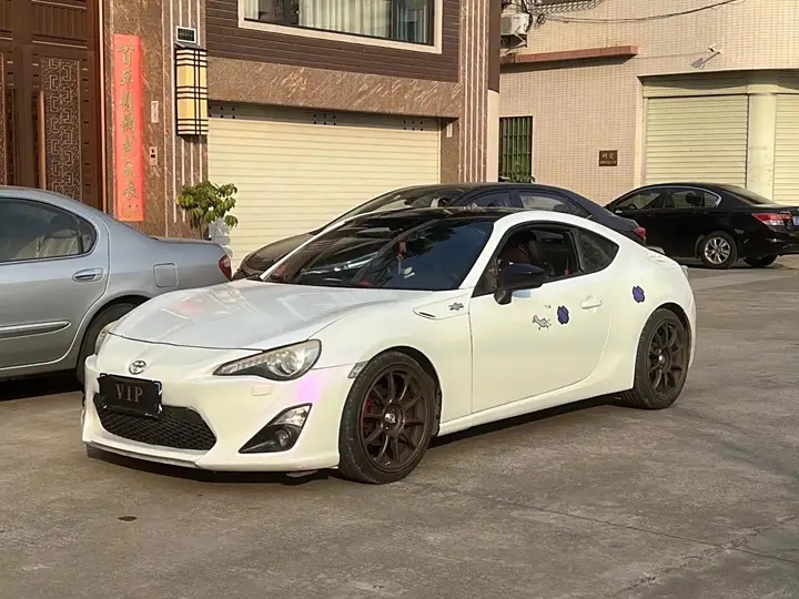 2013款 丰田86(进口) 2.0L 自动豪华型图片